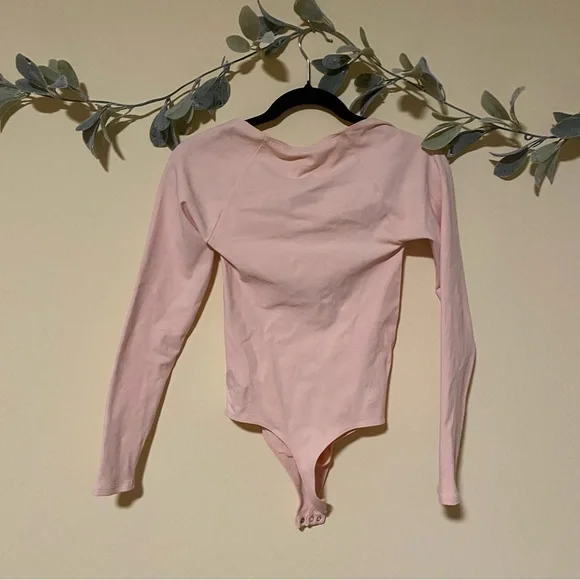 Fabletics Cream Long Sleeve Bodysuit - Picture 2 of 7